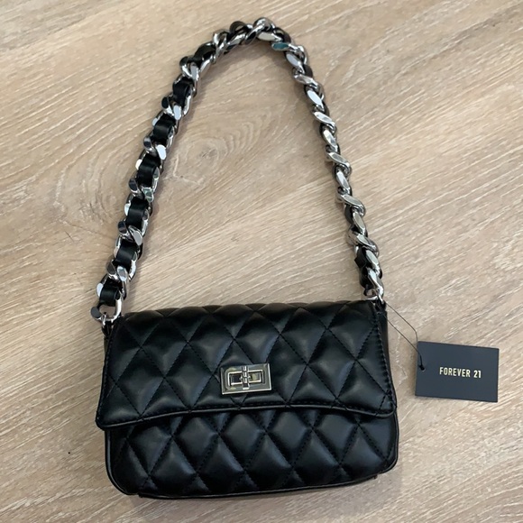 Forever 21 Handbags - Forever 21 quilted purse